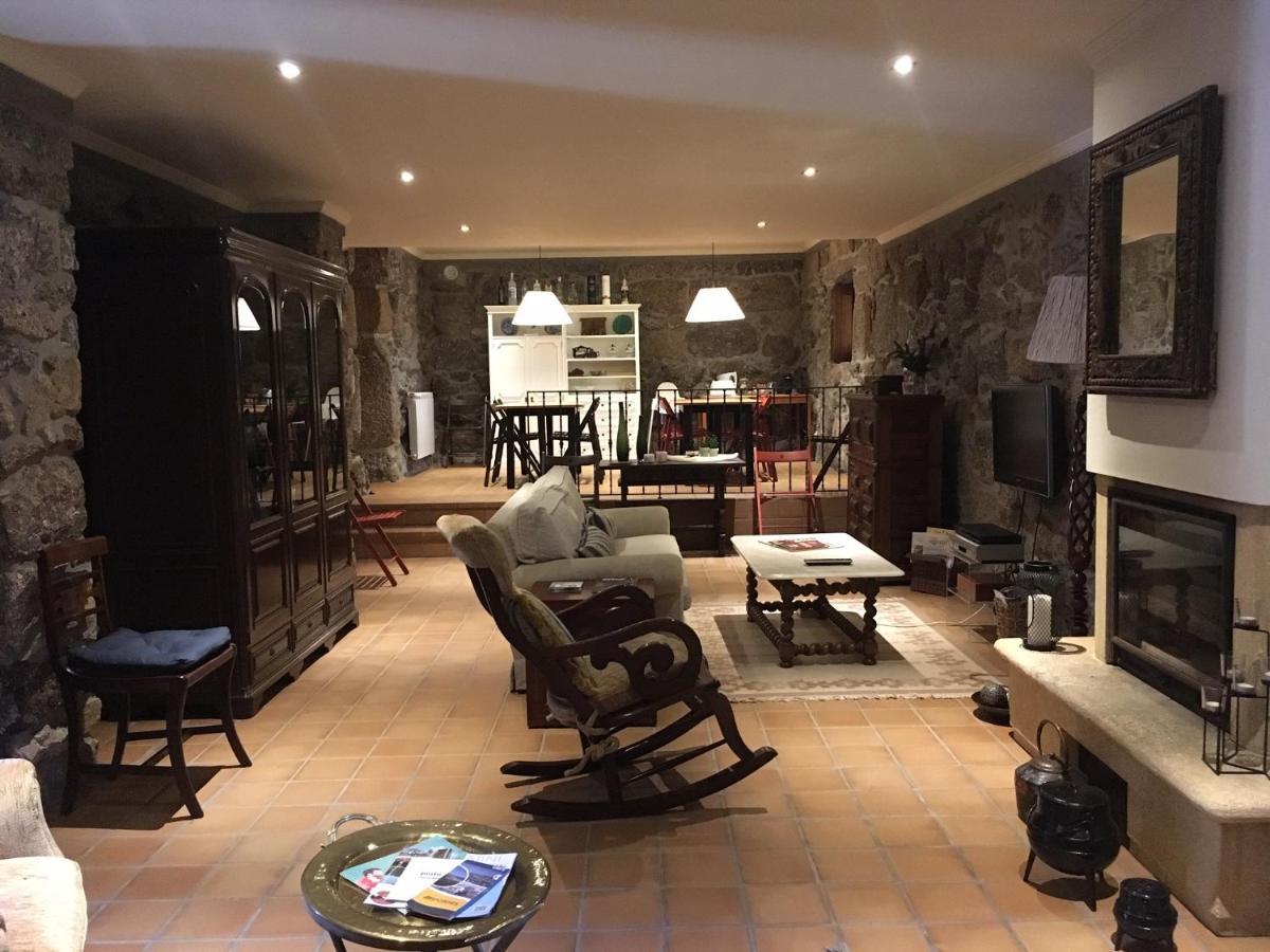 Bergui Guesthouse - ギマランイス エクステリア 写真
