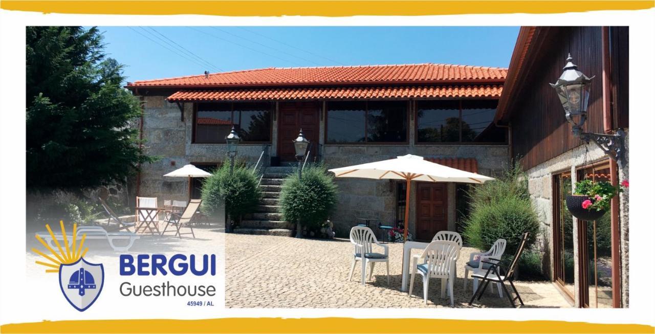 Bergui Guesthouse - ギマランイス エクステリア 写真