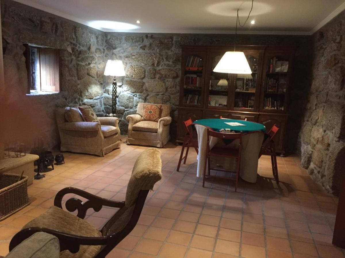 Bergui Guesthouse - ギマランイス エクステリア 写真