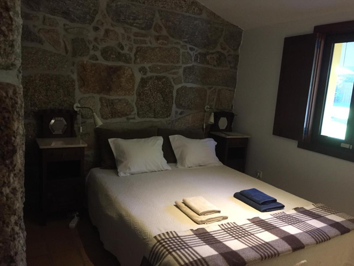 Bergui Guesthouse - ギマランイス エクステリア 写真