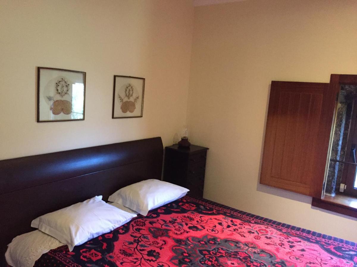 Bergui Guesthouse - ギマランイス エクステリア 写真