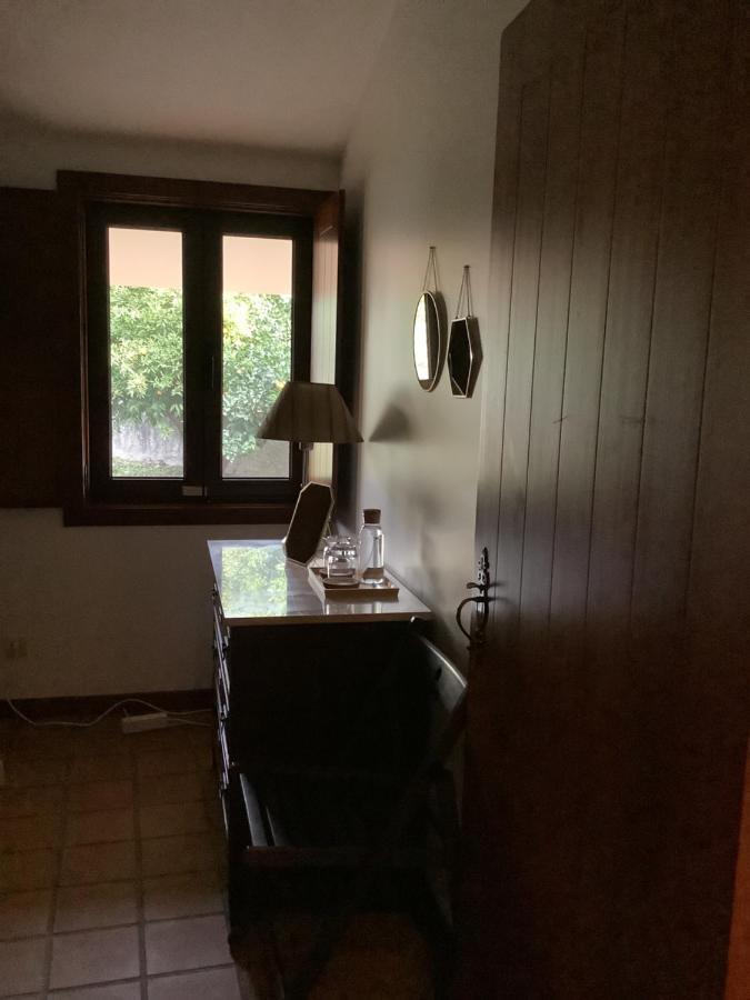 Bergui Guesthouse - ギマランイス エクステリア 写真