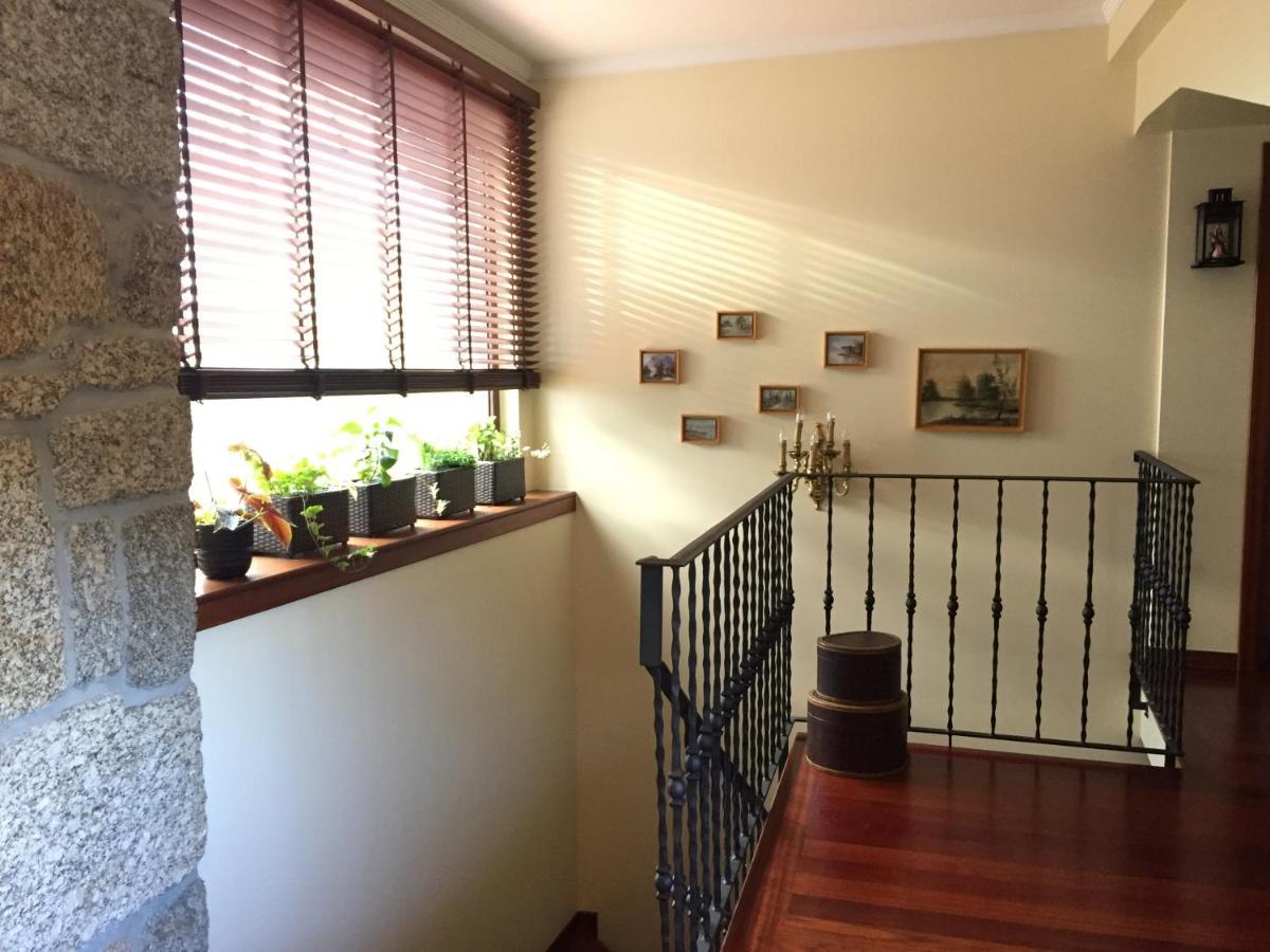 Bergui Guesthouse - ギマランイス エクステリア 写真