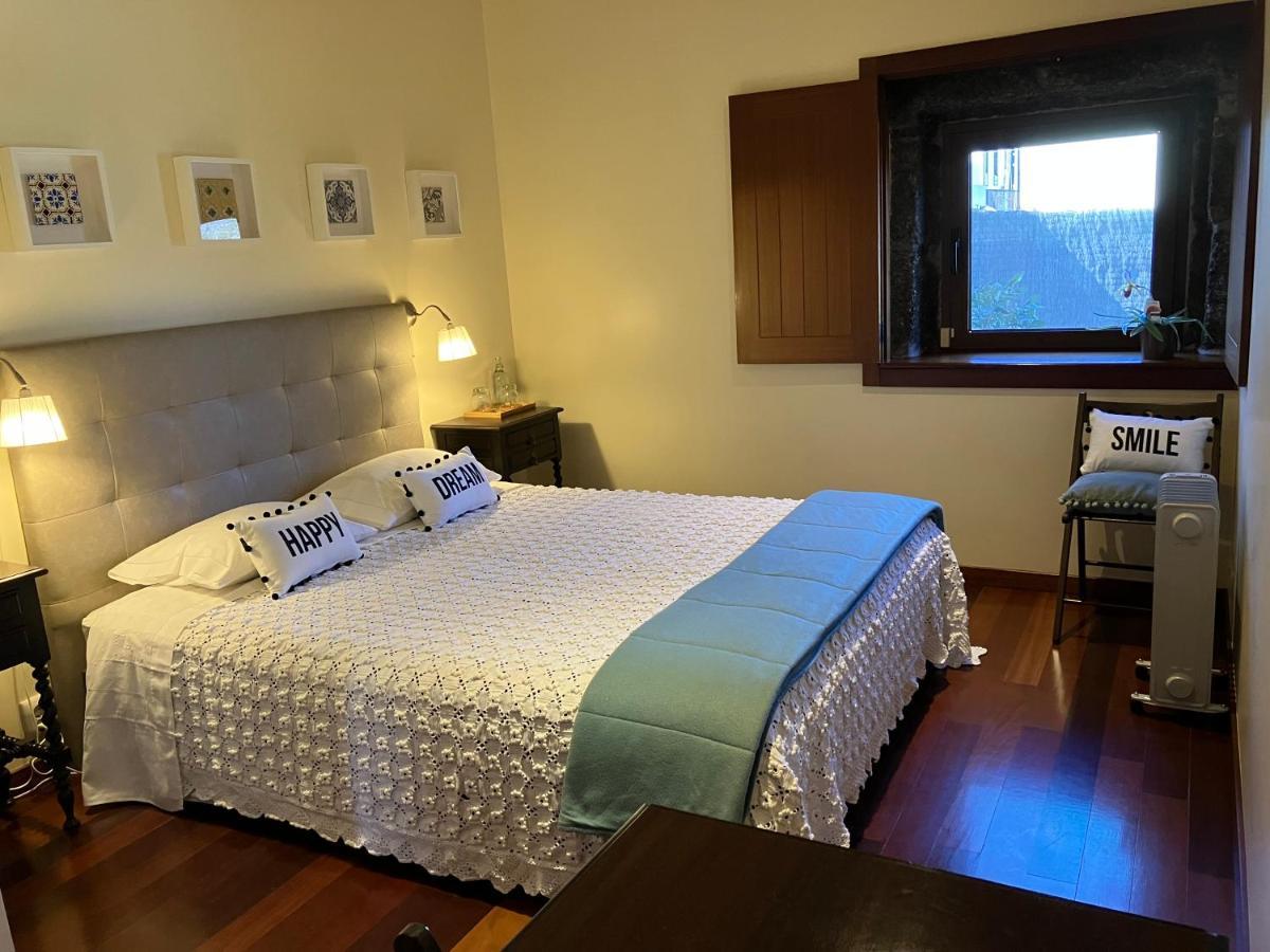 Bergui Guesthouse - ギマランイス エクステリア 写真