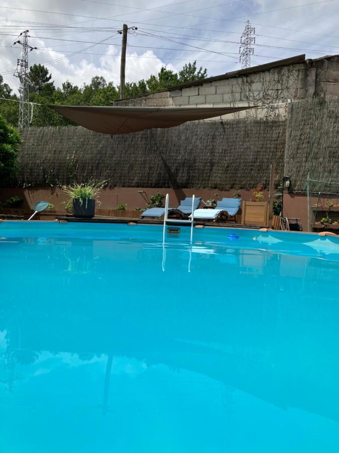 Bergui Guesthouse - ギマランイス エクステリア 写真