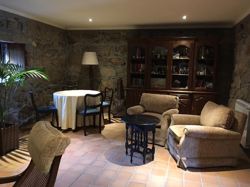 Bergui Guesthouse - ギマランイス エクステリア 写真