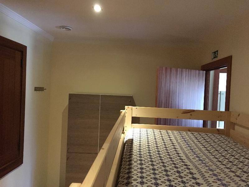 Bergui Guesthouse - ギマランイス エクステリア 写真