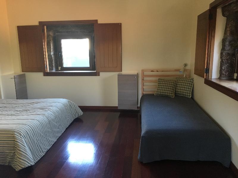 Bergui Guesthouse - ギマランイス エクステリア 写真